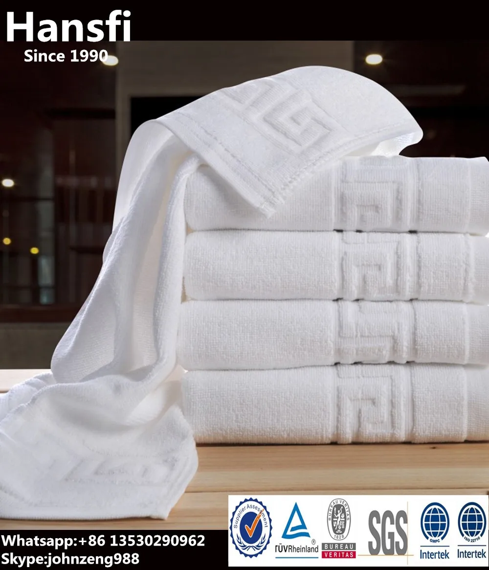 Белое полотенце