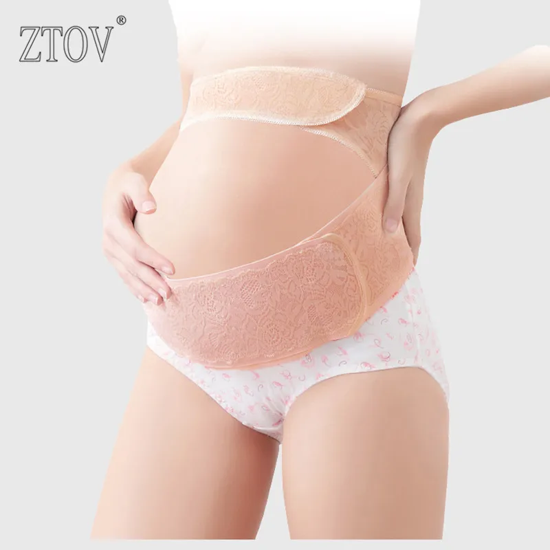 Sous vêtements grossesse Sous-vêtements grossesse S’Il y a un vêtement qui doit être confortable, c’est bien le sous-vêtement de grossesse! Pendant leur grossesse, beaucoup de femmes veulent assurer leur bien être sans être obligées de mettre leur look de côté.
