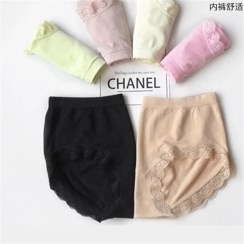 Young Lady Brief Soft Pure Cotton Underwear with Laces