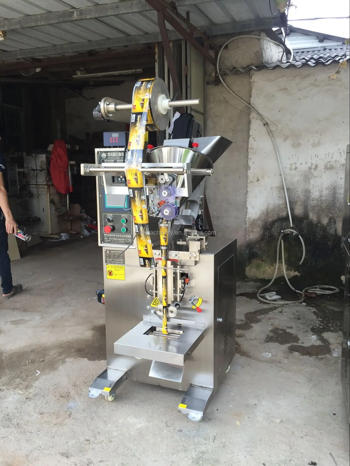 Industrial Fruit And Vegetable Packing Machine Sachet Chips Packing