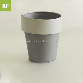 Antiguo Redondo De Metal De Aluminio Cubo Con De Plástico Pe De La