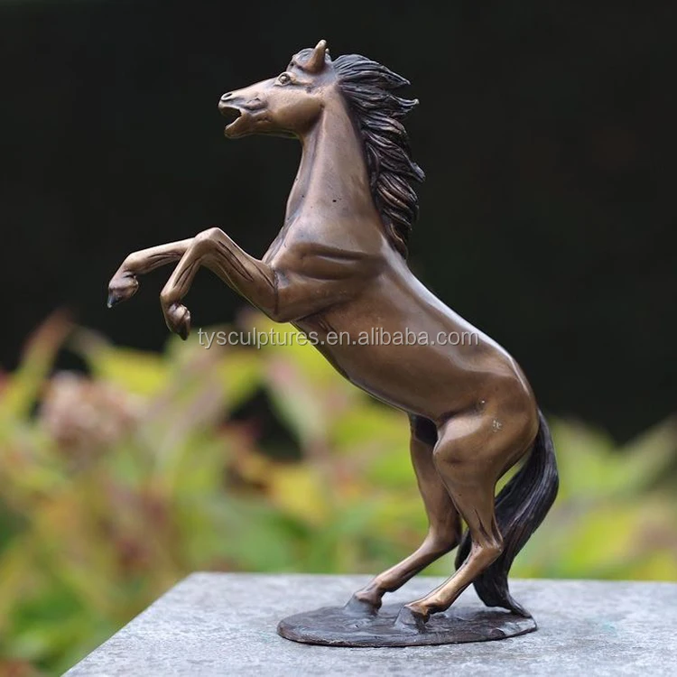 bronze horse sculpture