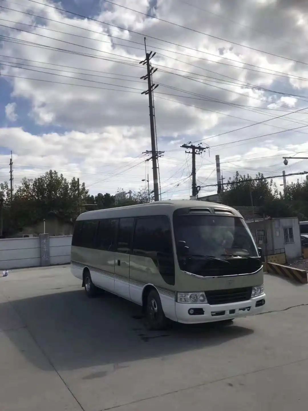 Japan made used Toyot coaster luxury bus with 30 seats diesel engine for sale