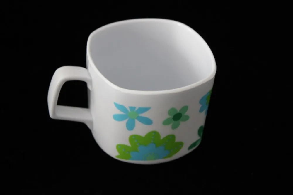 Flower-shaped Melamine cup