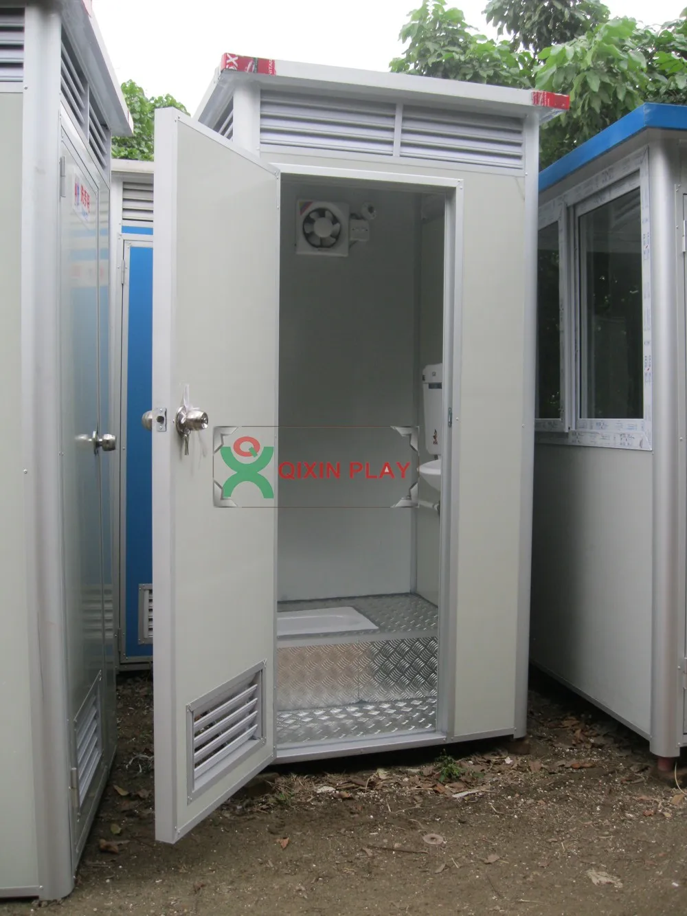 Alibaba China Mobile Toilet Portable Toilets For Sale Used Portable