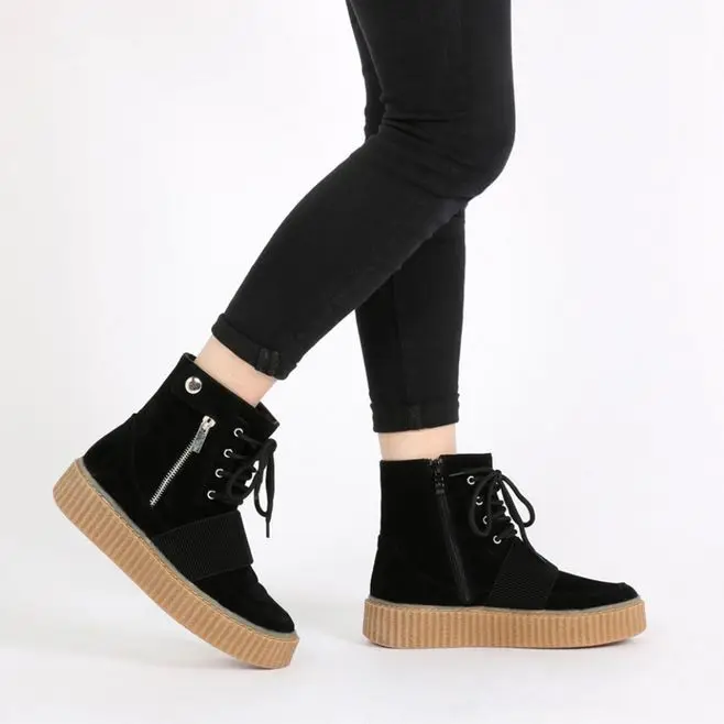 black casual sneaker shoes