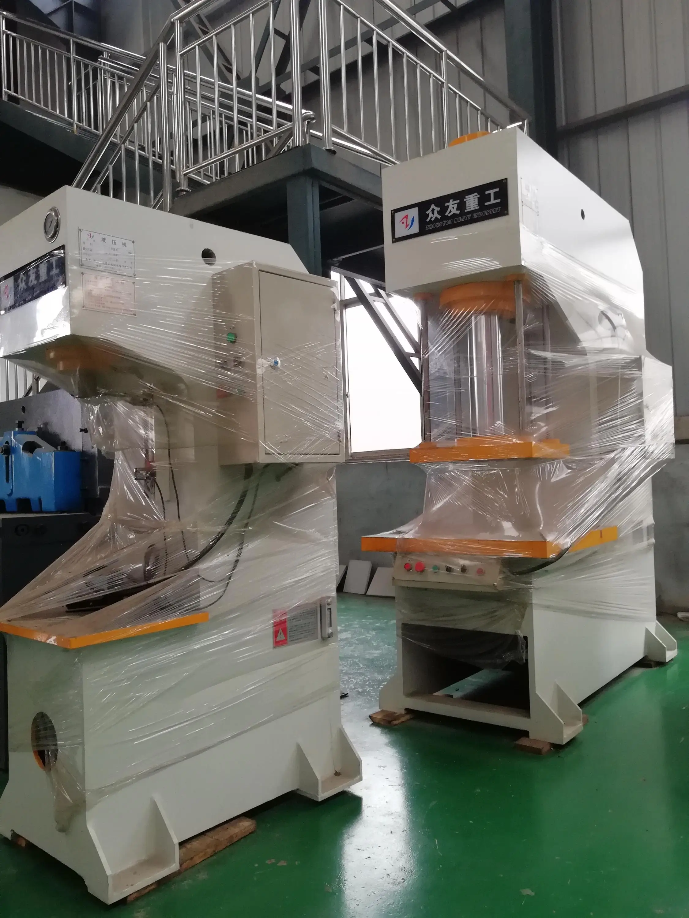 c 框架单作用微型液压机轴承