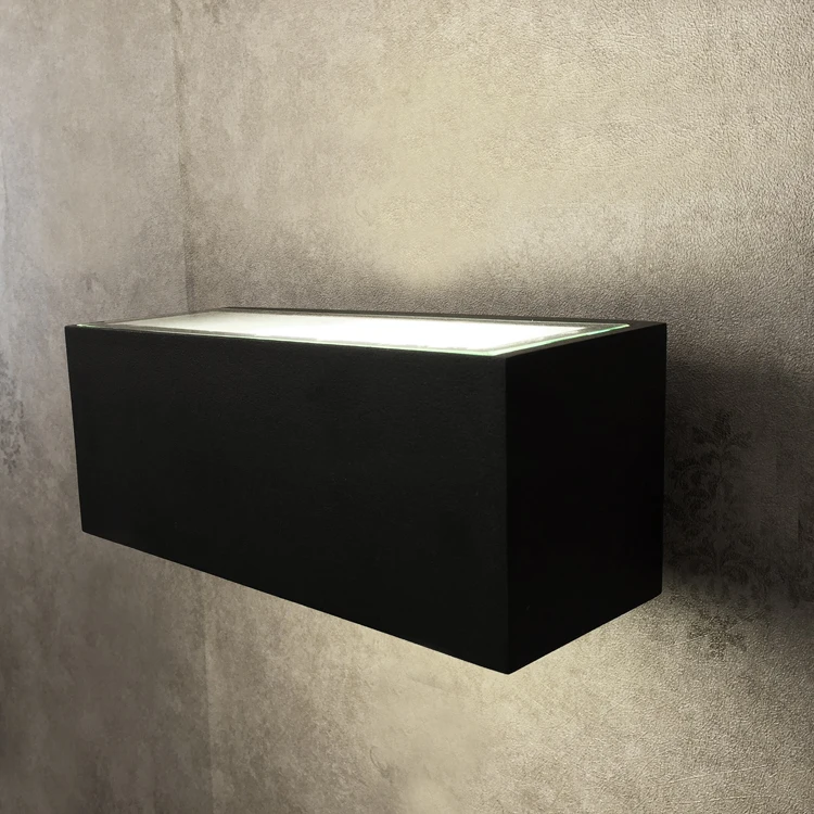 Modern Outdoor Die Cast Aluminium IP65 waterproof Square boundary Up and down Led Wall Light