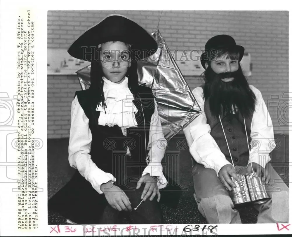 Vintage Photos 1988 Press Photo Christ the King students during Living Biography event