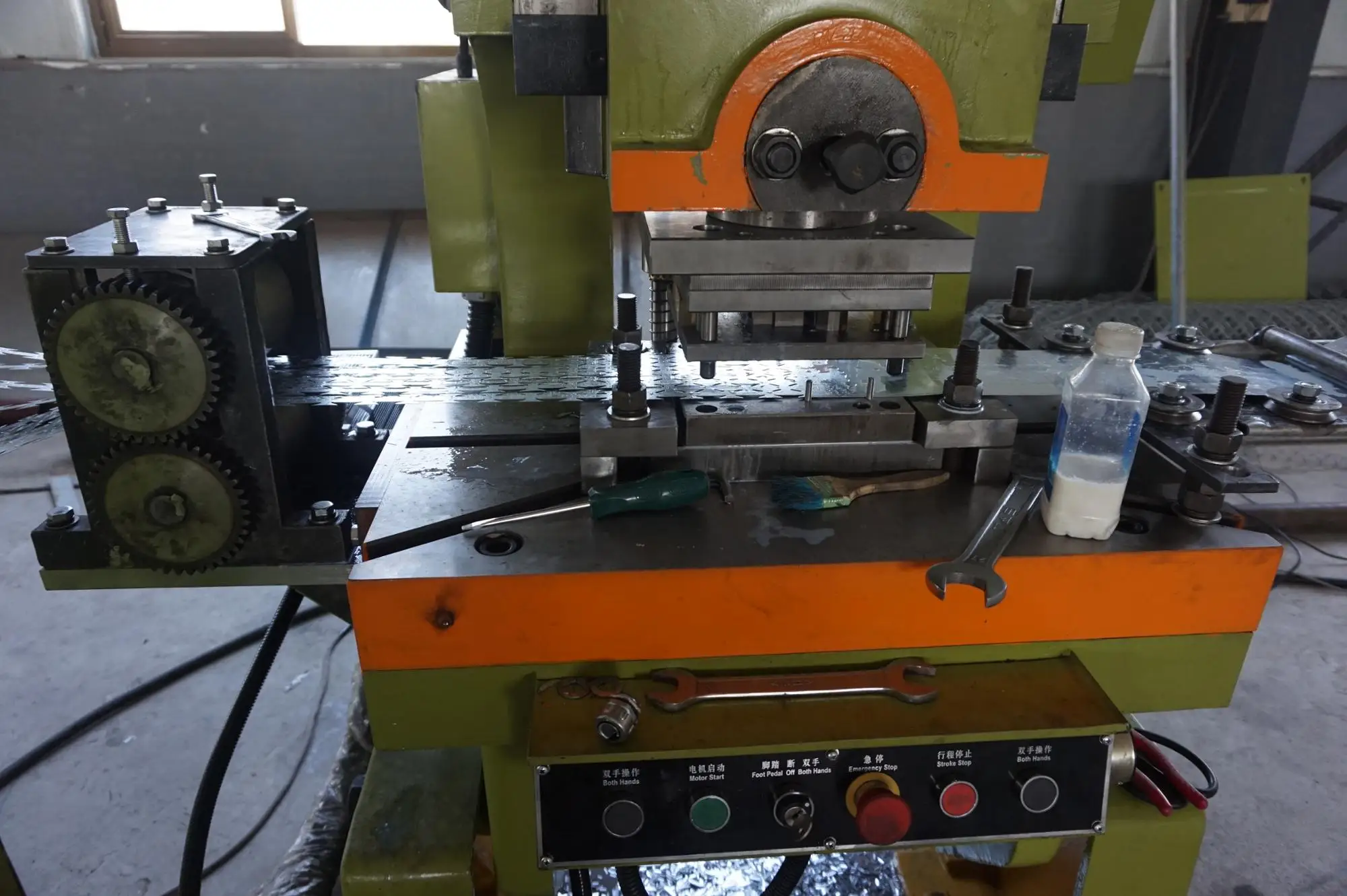 High Quality Concertina Razor Blade Wire Making Machine With Yangli