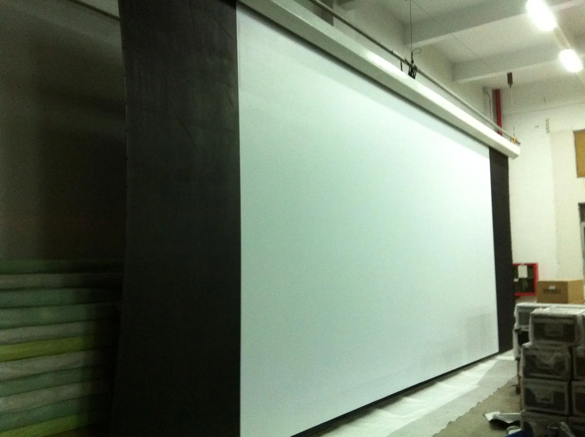 Best Cheap Large Size Motorized Tab Tensioned Projector Screen 500 Inch