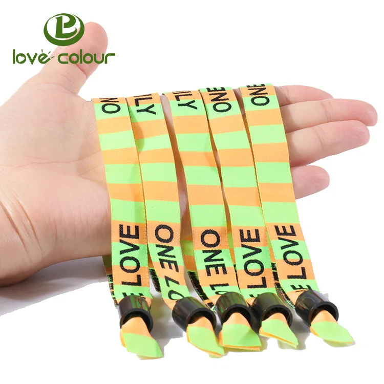 Wristband 0122W33