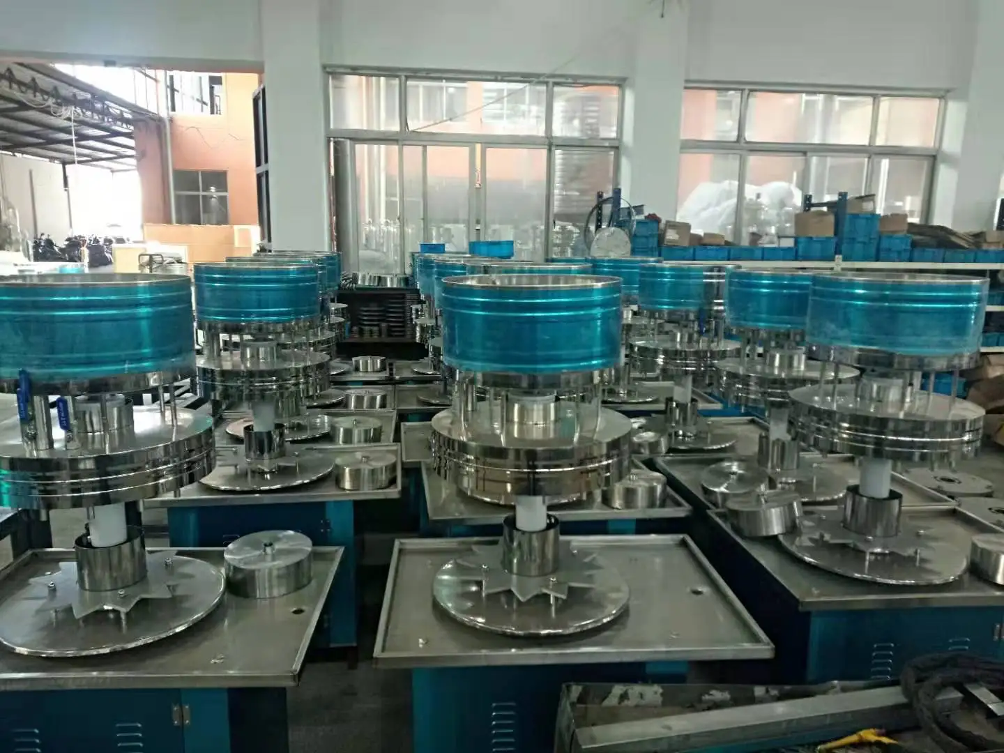 Manual Rotary Gravity Liquid Filling machine with Auto Capping machine Low Cost High Efficiency