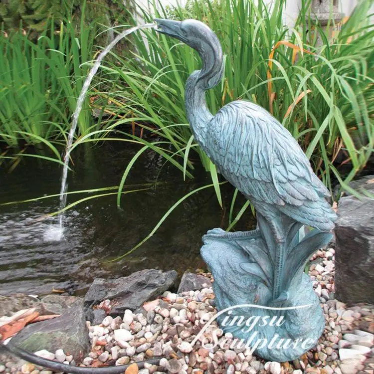Уникальная декорация сада: фонтан, созданный с любовью