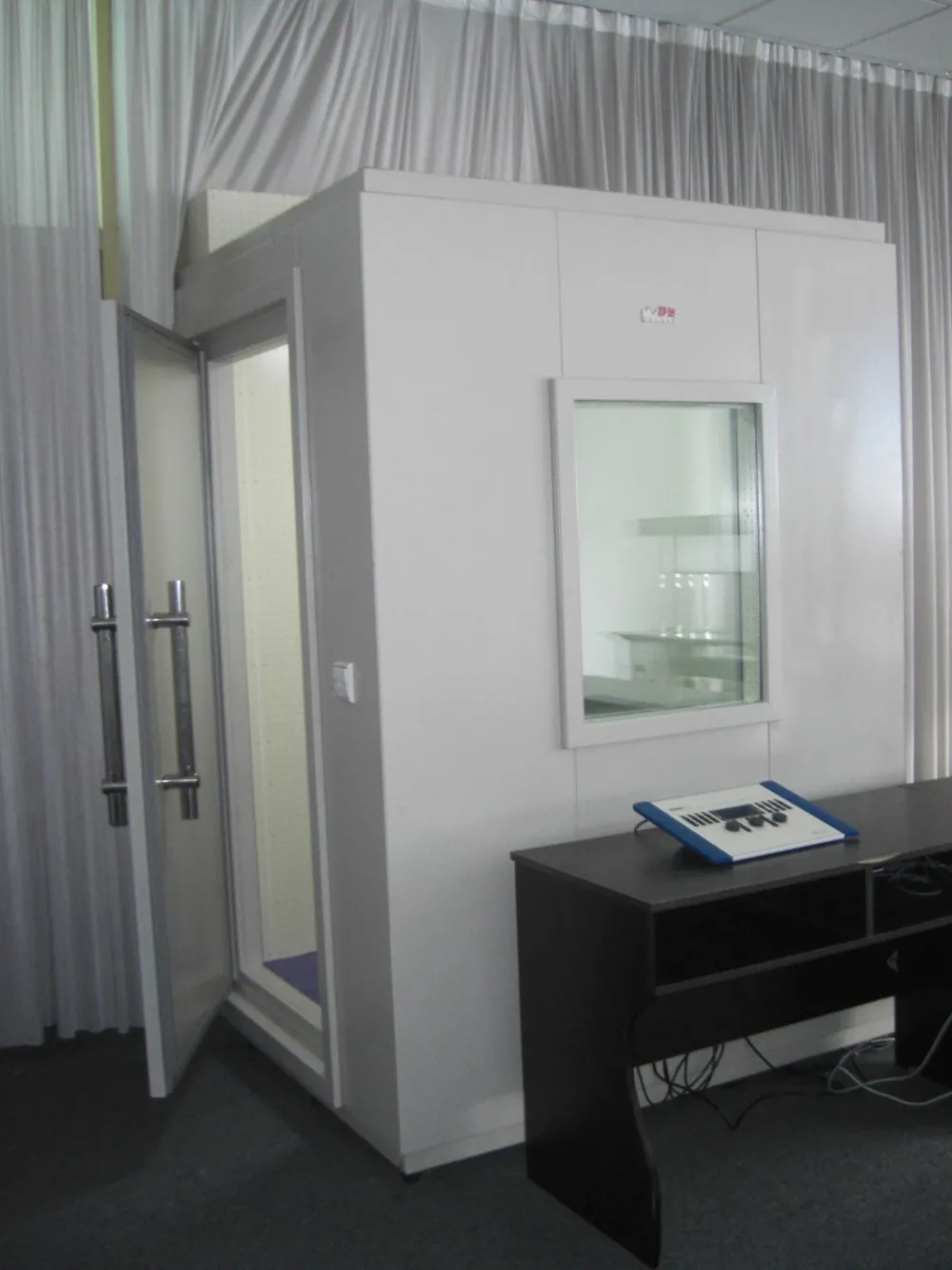 Soundproof Booth/room For Hearing Test - Buy Soundproof Booth,Mini