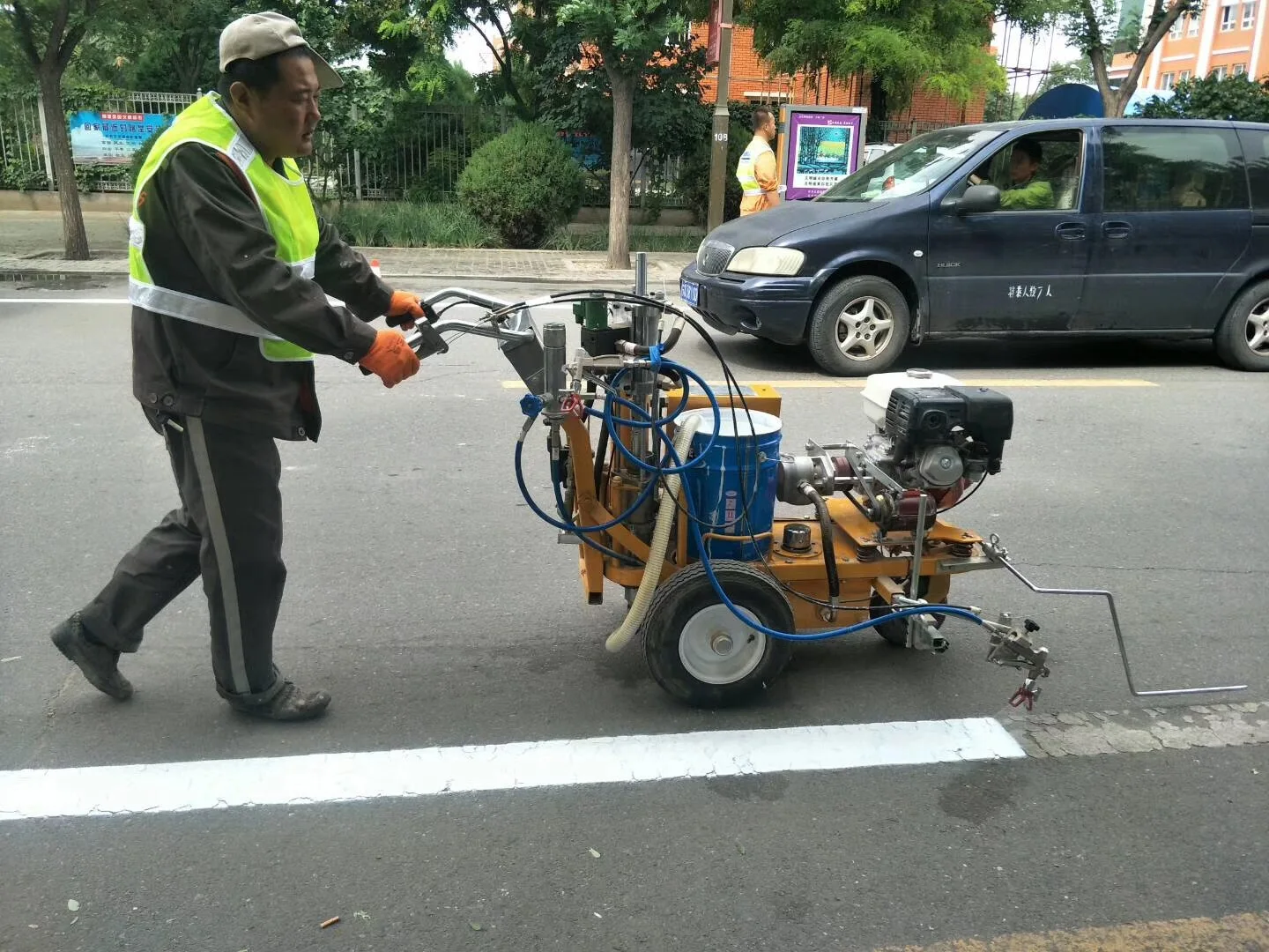 Factory direct price walk behind airless road line marking paint machine