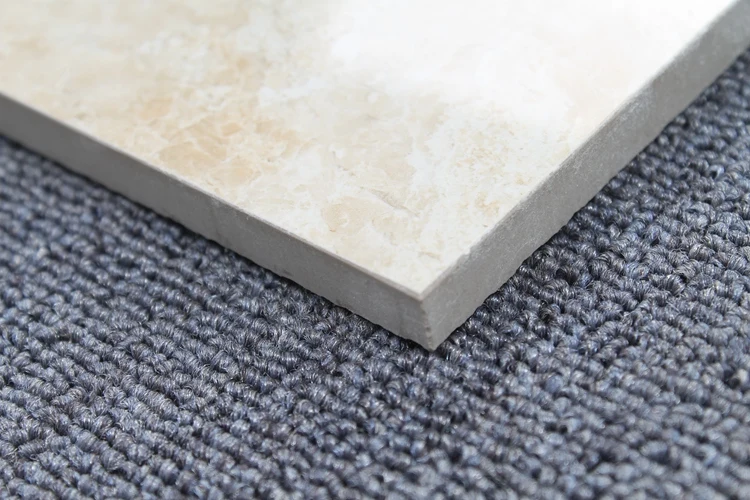 Porzellan Fliesen Marmor : Glasig-glänzendes Porzellan-Marmor