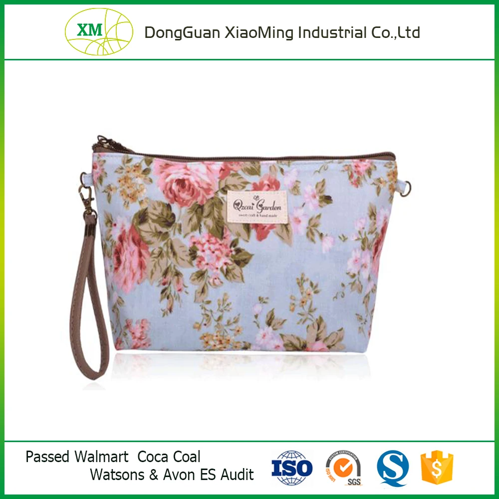 Fower-wristlet-pouch.jpg
