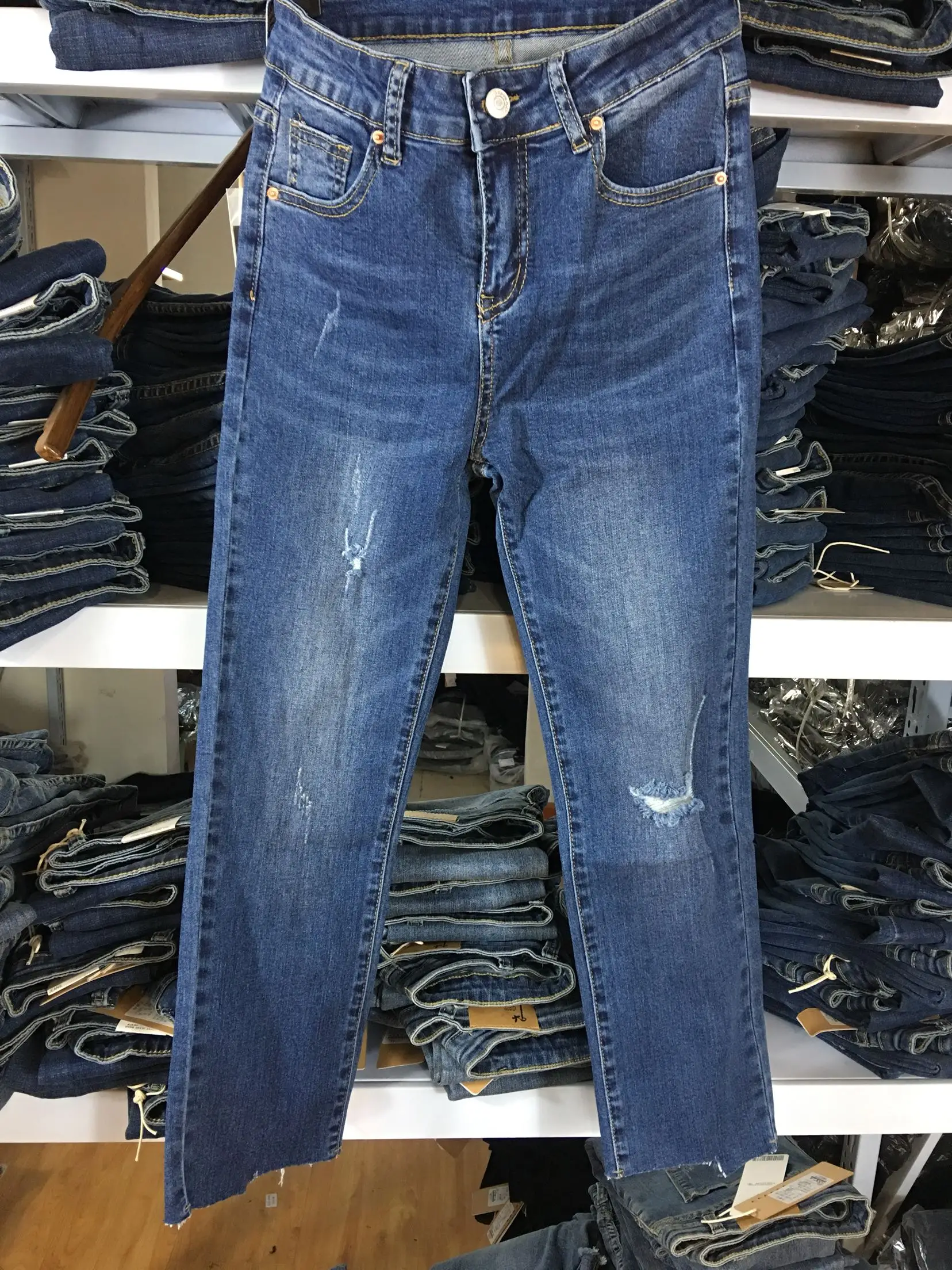 narrow jeans pant