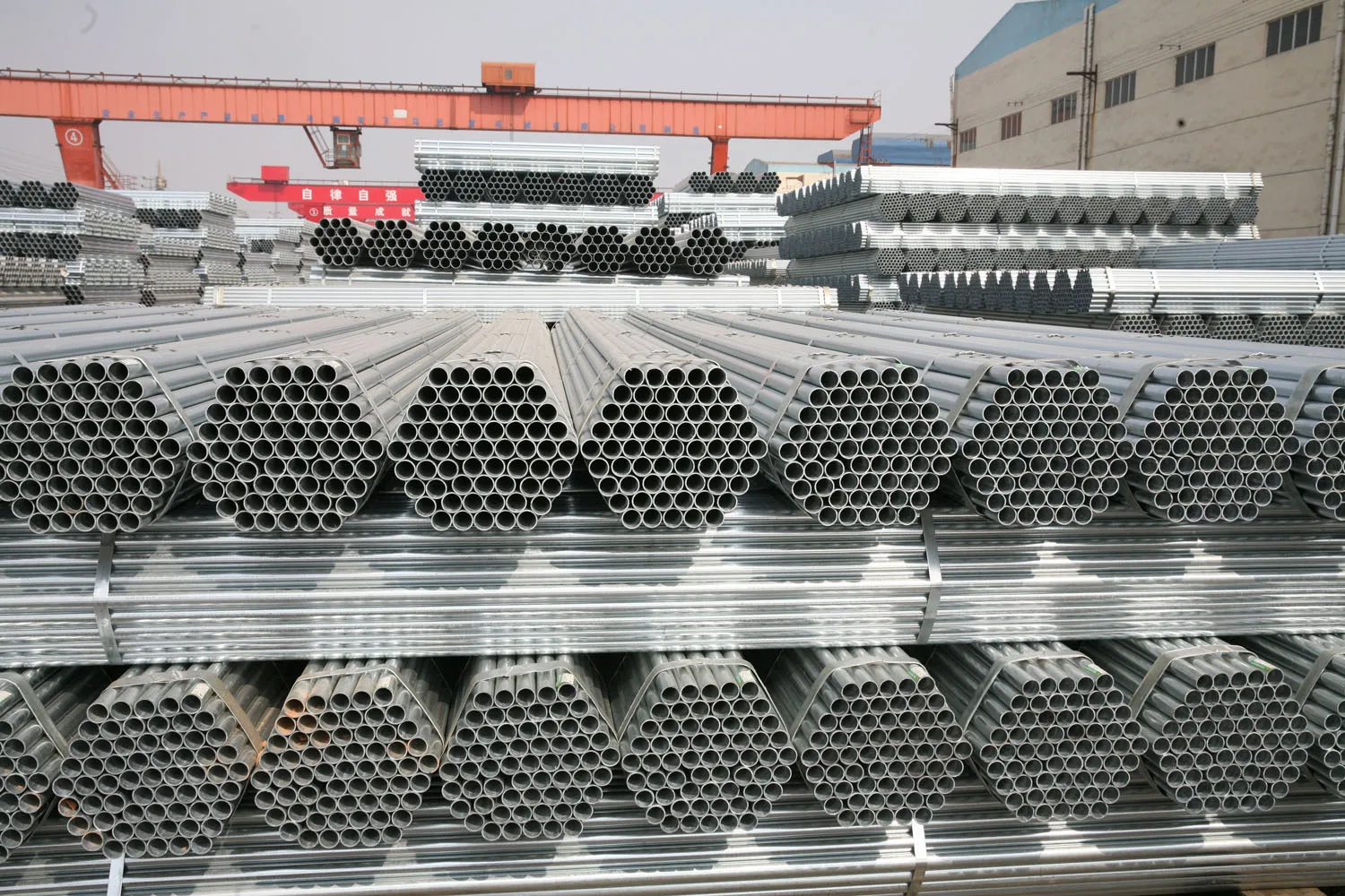 El proveedor de China galvanizó el tubo sin soldadura y el tubo de acero
