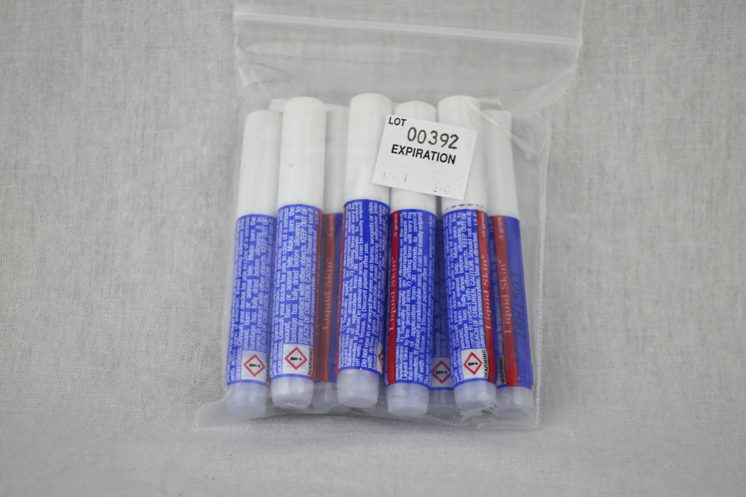 liquid adhesive bandage