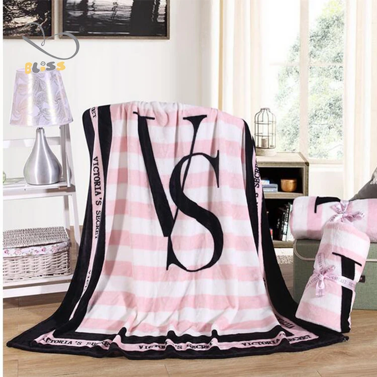 Victoria Secret Pink Blanket Wearable Printed Heart Pink Digital