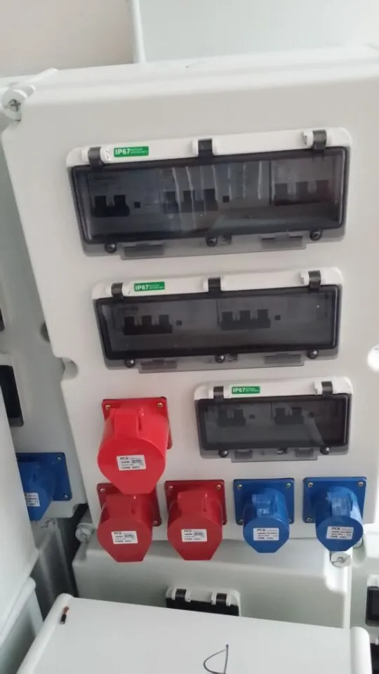 Plastic Electrical Plug Type And Industrial Application Portable Socket