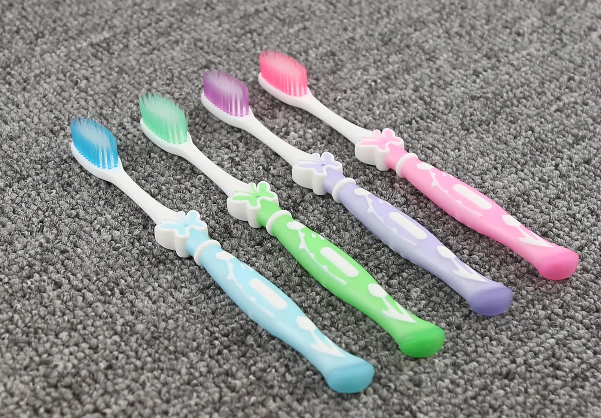 Latest Designed Adult Toothbrush With Soft Tapered Filament And High