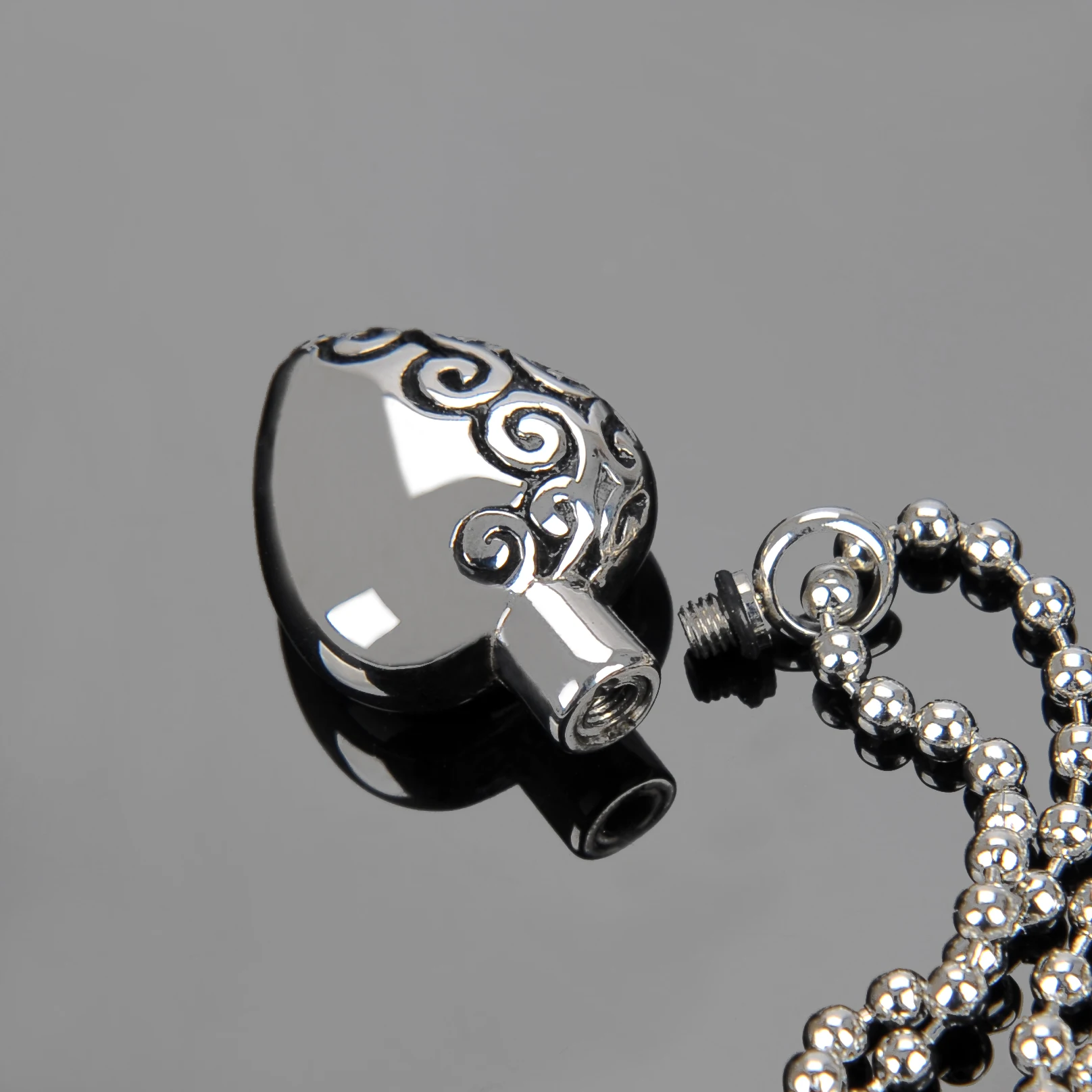 China Wholesale Stainless Steel Jewelry Cremation Pendant Ashes Urn