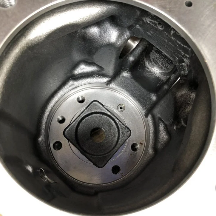 708-2L-06211 708-2L-31160 708-2L-06740 hydraulic pump case rear PC200-7 PC230-7 PC220LC-7 main pump case rear (6).jpg