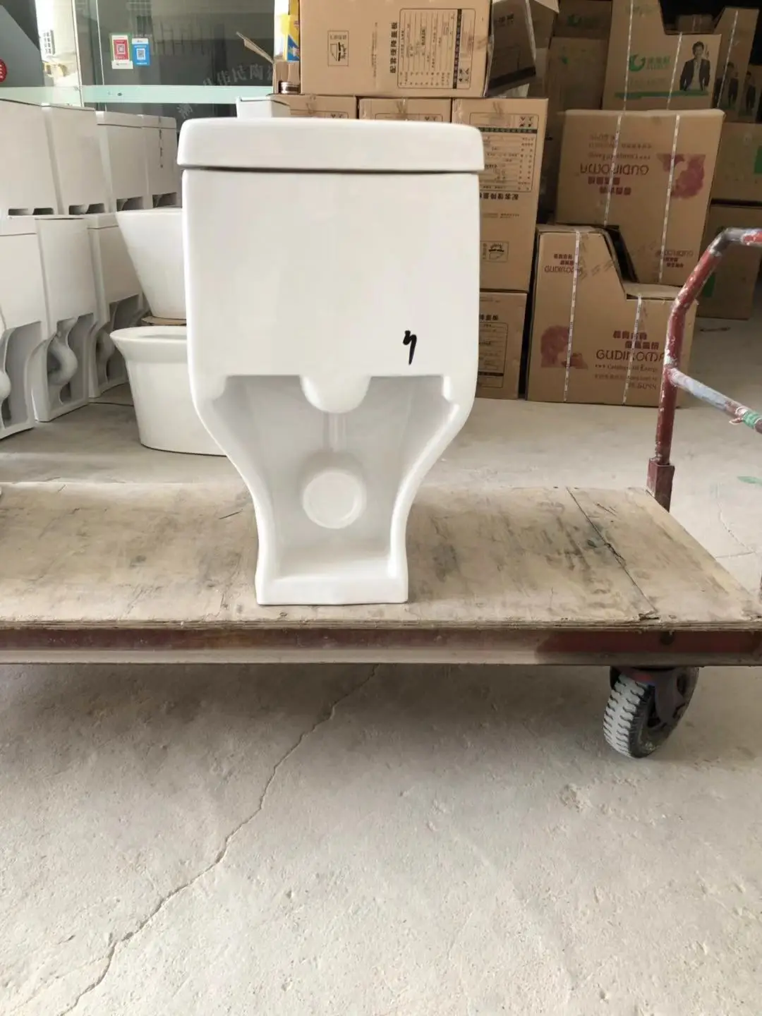 116 manufacturer cheap washdown flushing  WC gravity flush toilet seat