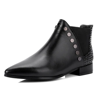 pointed boots flat