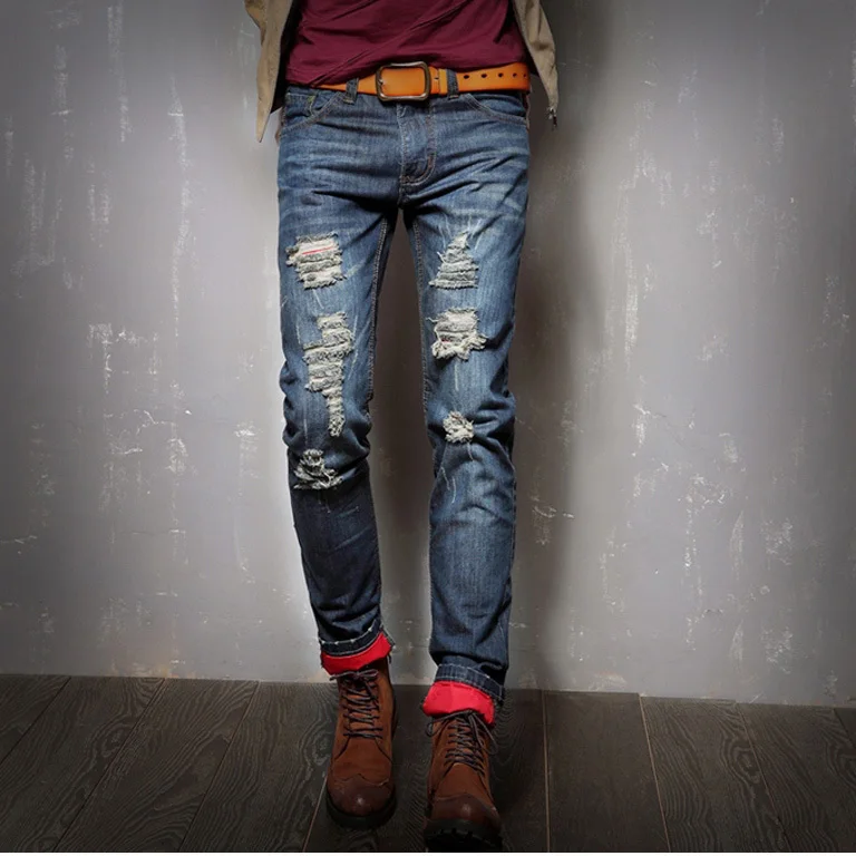 Ripped jeans for men online Achieve a close fit with these Super Skinny Spray On Jeans - Black Non-Ripped. These super stretchy jeans have been designed to fit perfectly from waist to ankle. To be worn all year round, but perfect for cold winter months! Black non ripped Nimes super stretchy denim Designed to sit on the ankle Nimes script embroidery on back pocket Concealed zip fly 5 pocket design Model is 5ft 11 and.