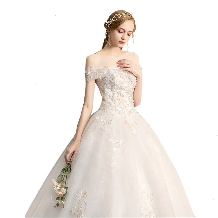 2019 Fashion Styles off shoulder Women Wedding dress Floor Length Vintage Applique Women Bridal Gown