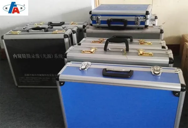 many suitcase 600.jpg