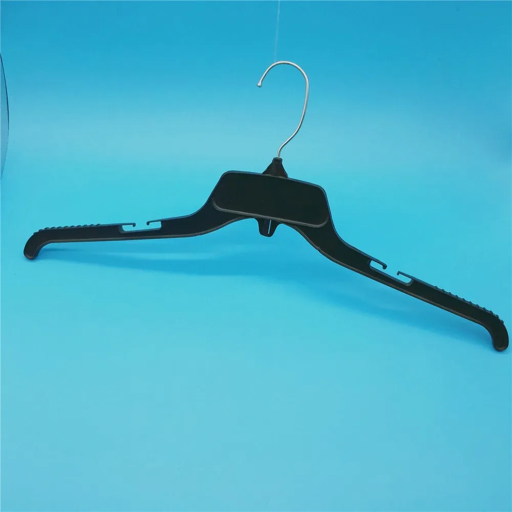 Black Heavy Duty Plastic Top Hangers With Polished Metal Swivel Hooks