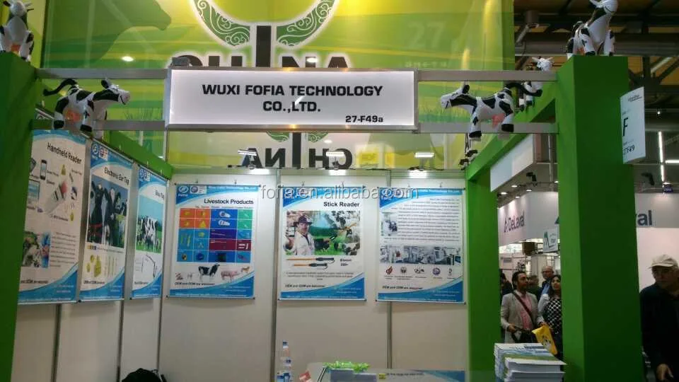 Handheld RFID Microchip Scanner with 128*32 OLED Screen One Year Guarantee and PVC Material for Animal ID Reading