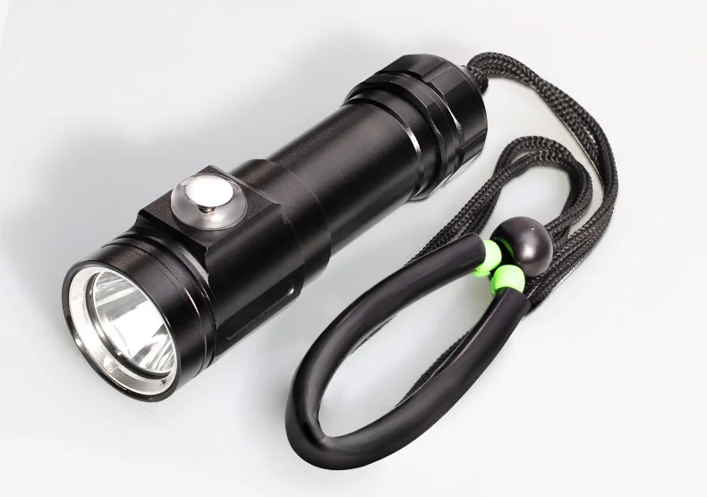 2018 new professional underwater photography L2 fill light LED diving flashlight