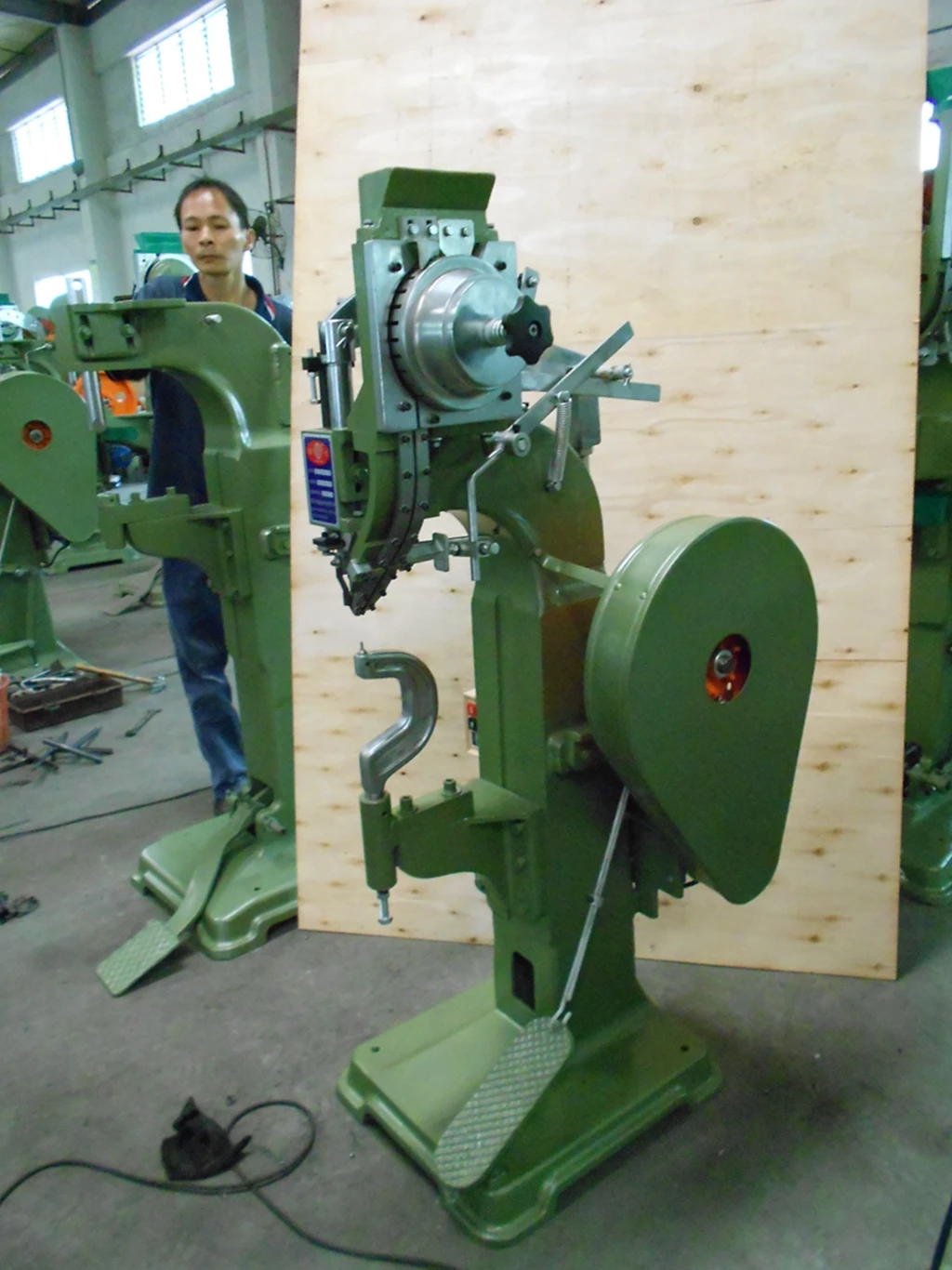 Cd Ice Skate Riveting Machine For Skateboard Shoe Buckle Buy Riveting