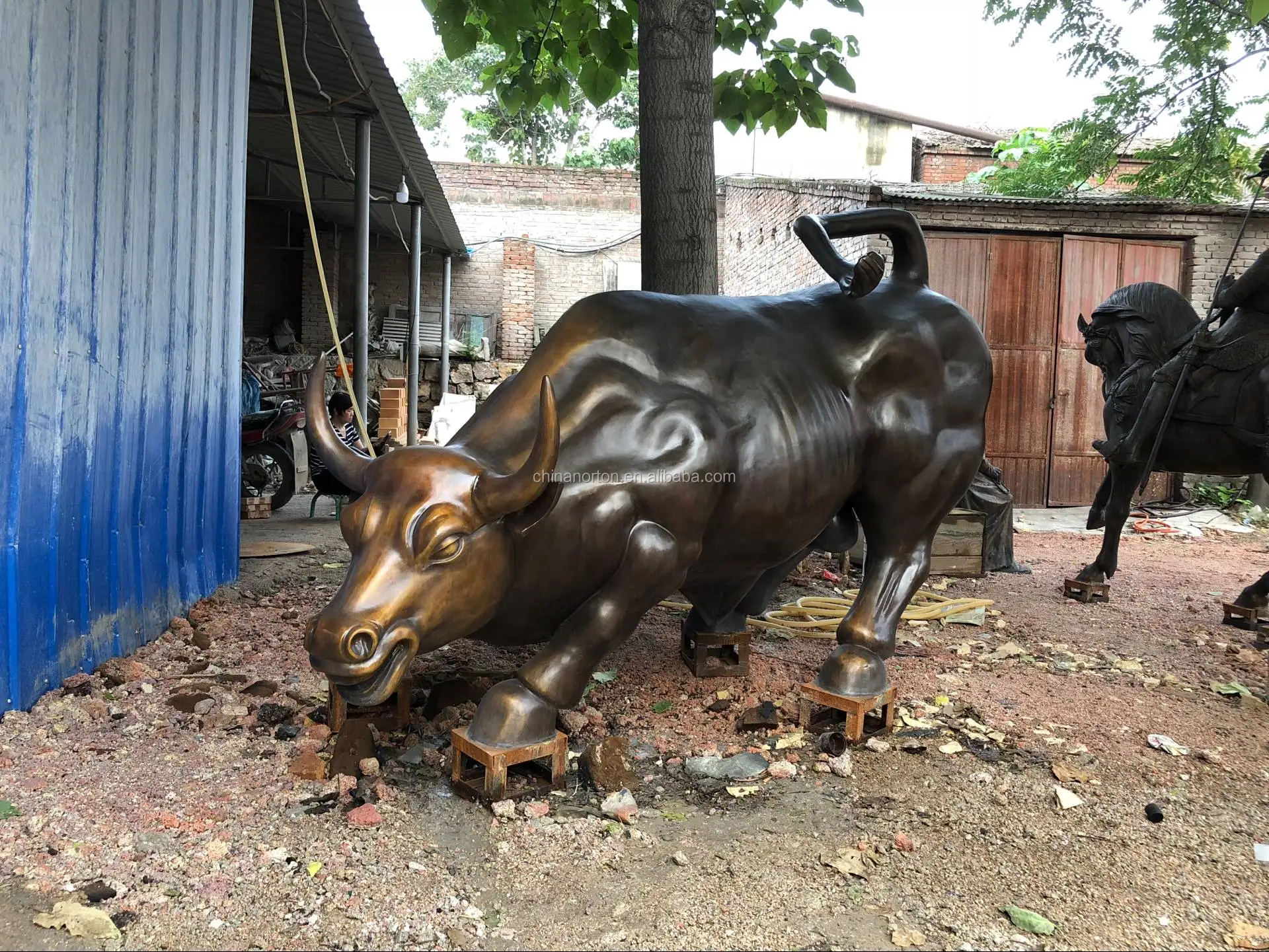 Public Finance Street Decoration Large Animal Bronze Wall Street Bull Statue For Sale Ntbs273d
