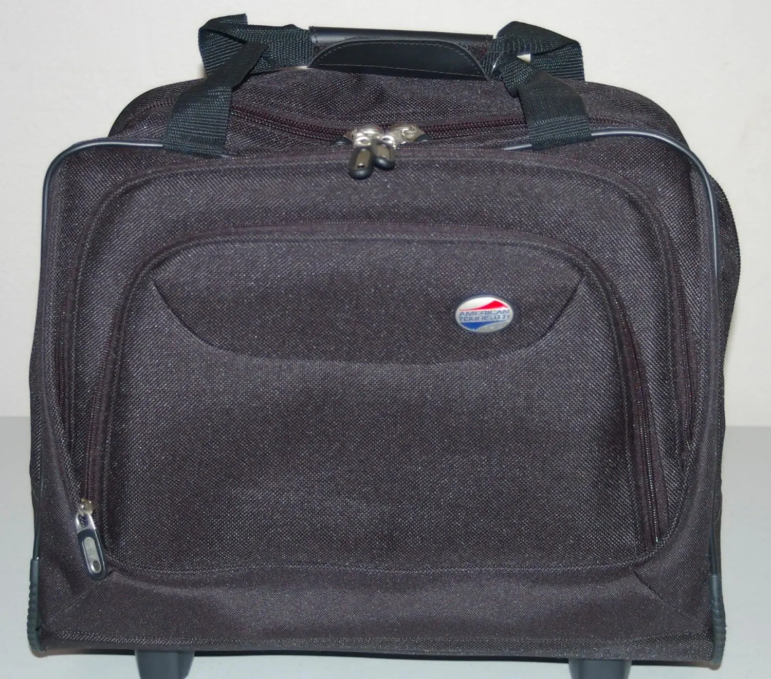 american tourister ilite max wheeled boarding bag