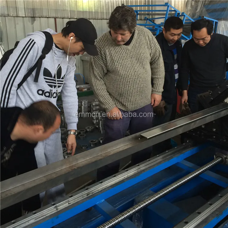 roll forming machine (1)