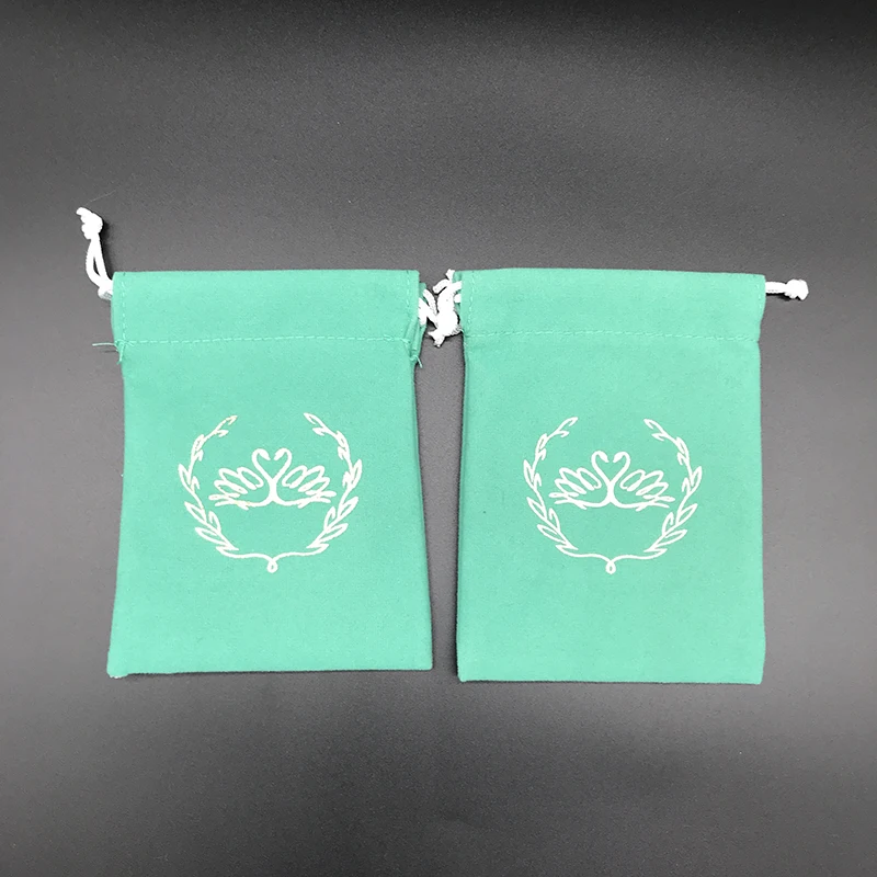 green velvet 9x12cm (3).JPG