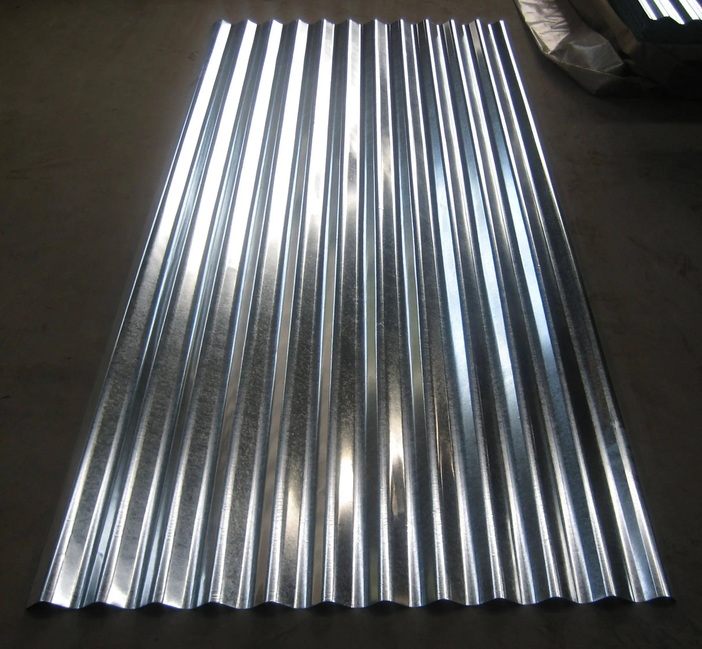 Galvanized Iron Zinc Coated Roofing Sheet Corrugated Steel Plate - Buy ...