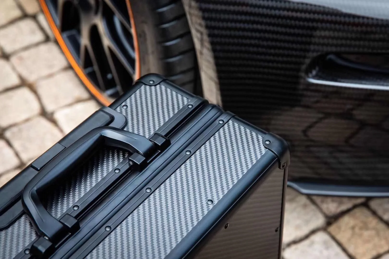 Lightest Premium Carbon Fiber Suitcase