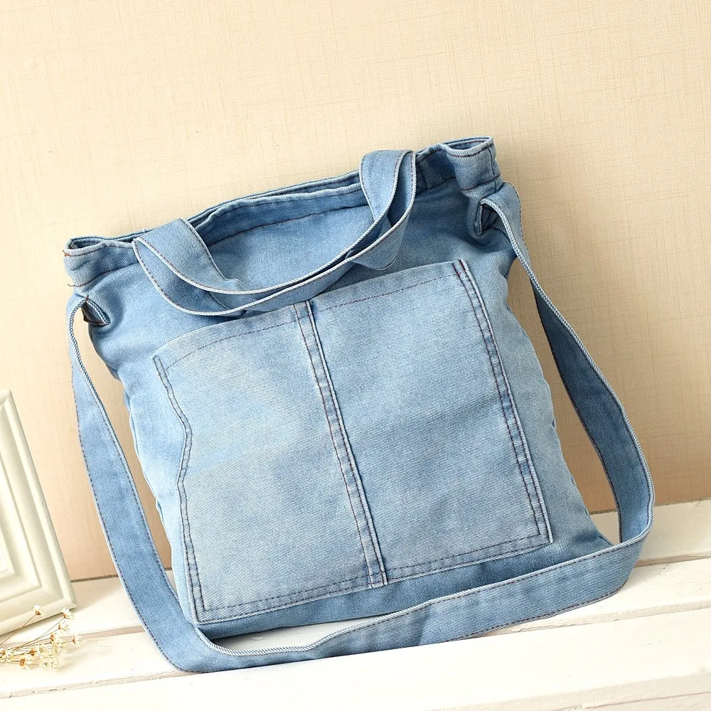 牛仔布大手提袋与前面两个口袋