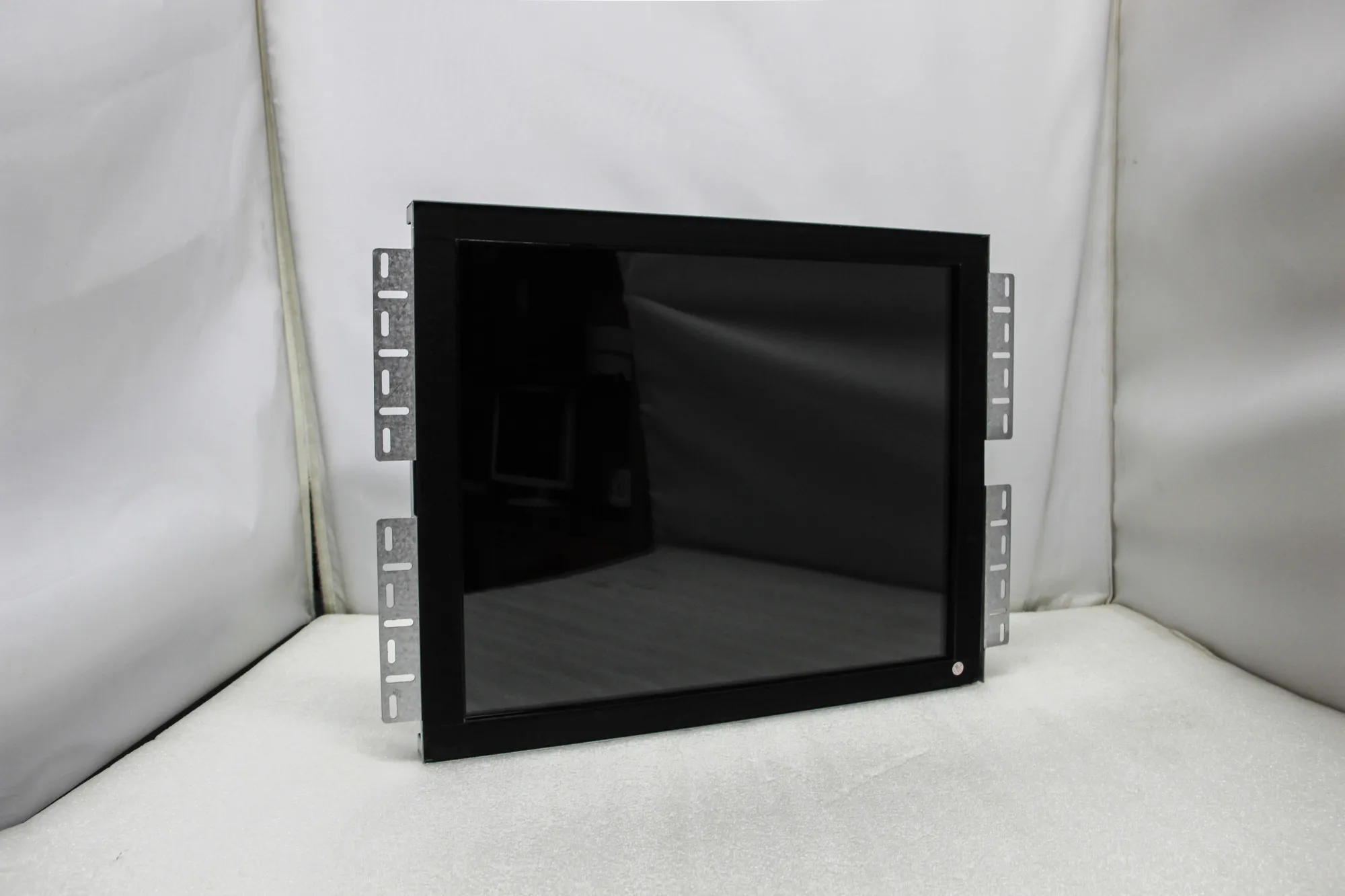 19'' 4:3 touch screen POG / WMS game monitor