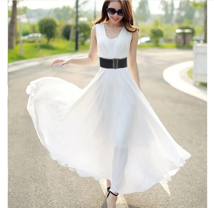 Белое летящее платье