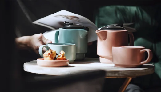 Royal luxury gold edge bone china wedding favors porcelain coffee tea cup and saucer set