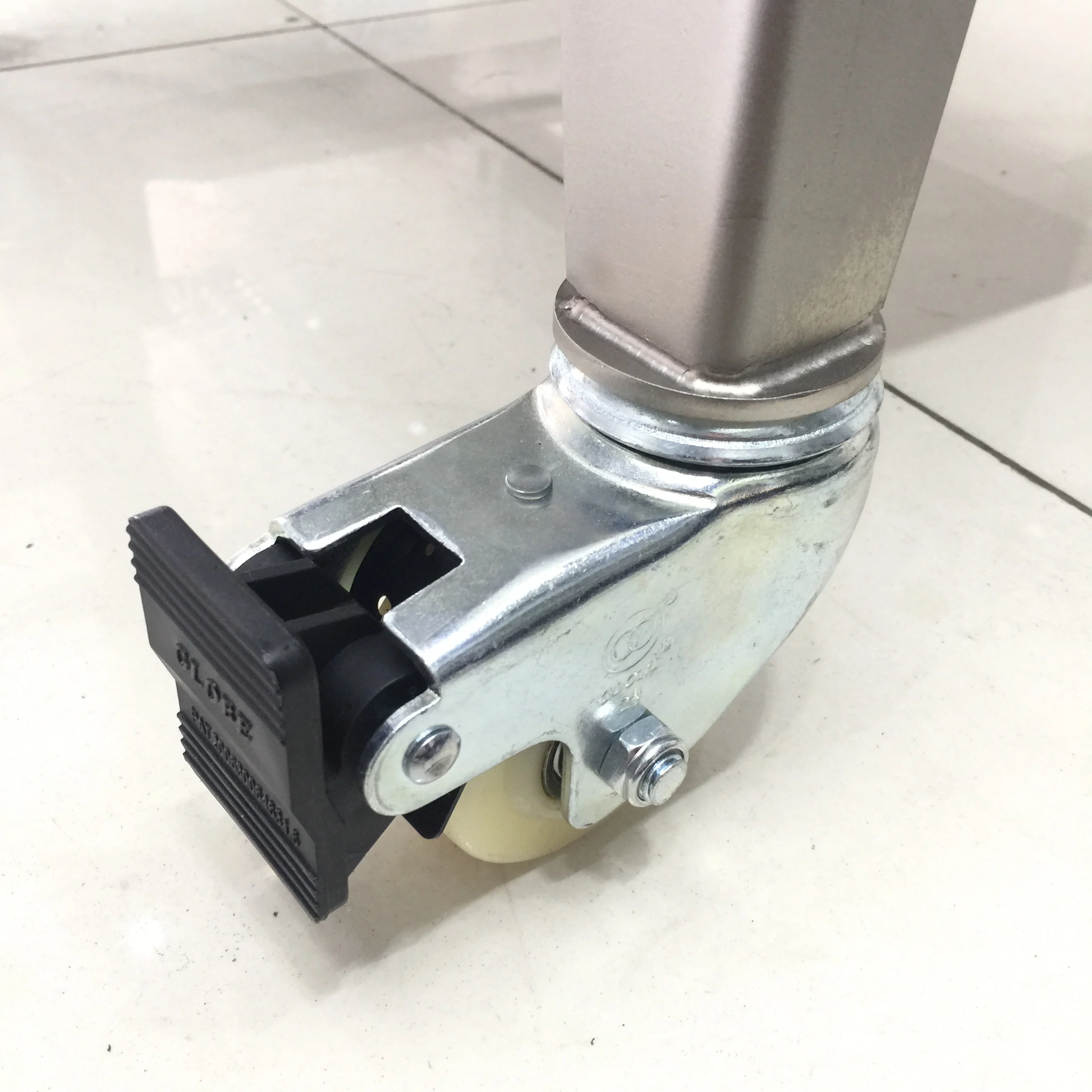 32V-